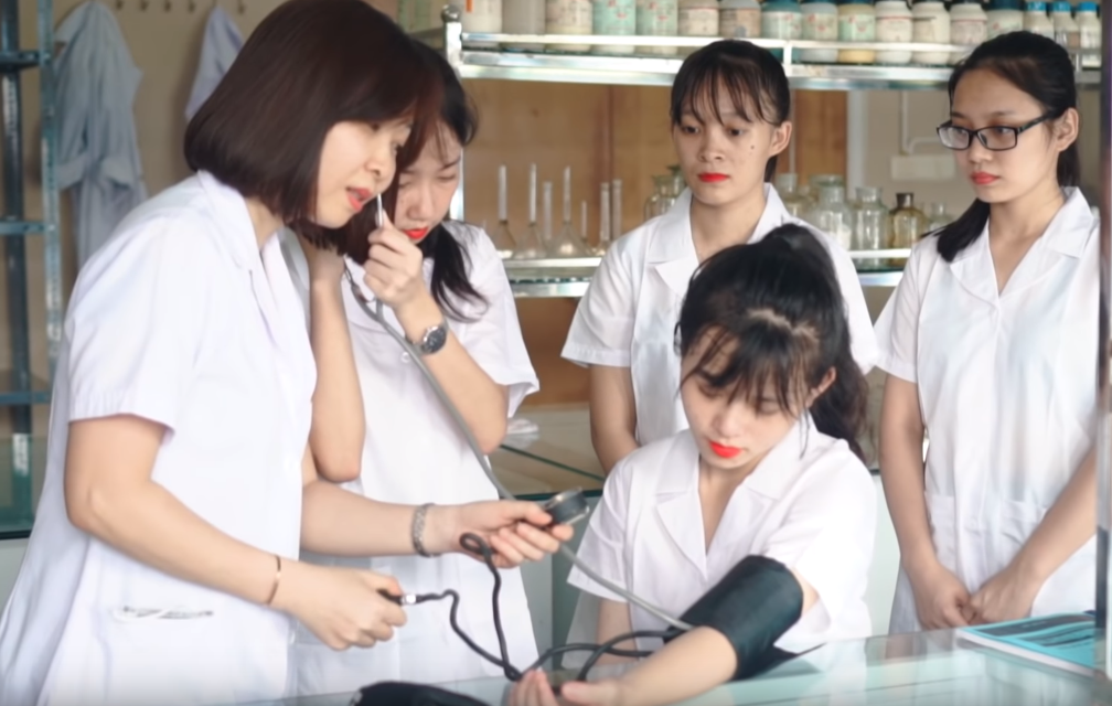 Hình ảnh khóa học cao đẳng ngoại ngữ và công nghệ việt nam