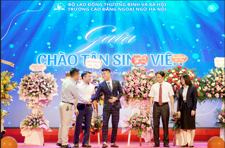 Gala Chào Tân Sinh Viên 2024